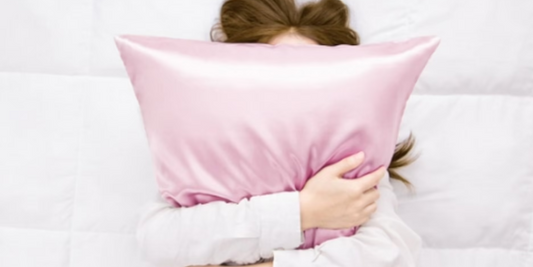 Do silk pillowcases help skin?